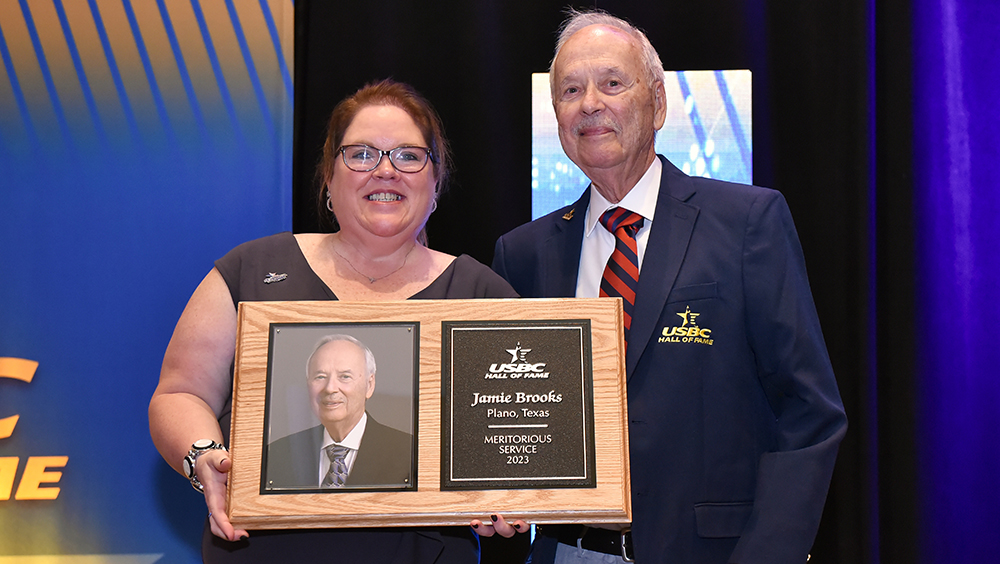 Jamie Brooks at the 2023 USBC Hall of Fame Ceremony with past USBC President Melissa McDaniel